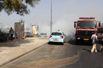  بالصور: حريق في أحد الأحراش يتسبب بأضرار في الممتلكات خلف مسجد البحر في يافا 